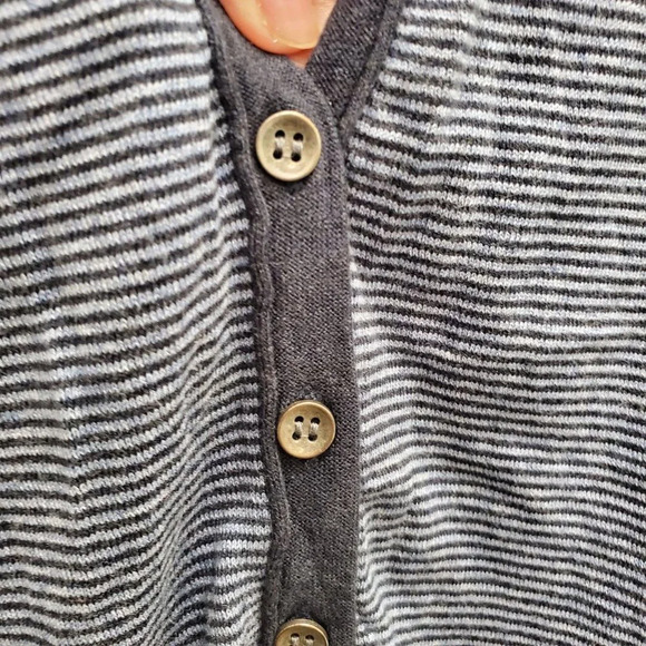 J. Jill Women's Blue Navy Stripe Sleeveless Button Up Cardigan Sweater Vest Sz M - Picture 2 of 4